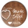 Hochzeit Button Anstecker Wooden Heart Bestseller: Holzstruktur, Herz und personalisierter Aufdruck