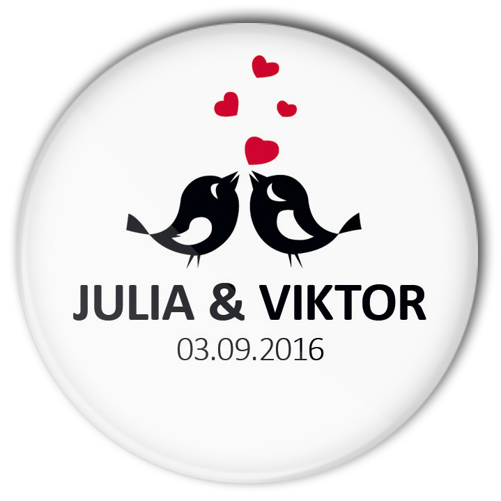Motiv #48 unserer Hochzeit-Buttons mit 2 Piepmätzen und roten Herzen. Natürlich personalisiert.