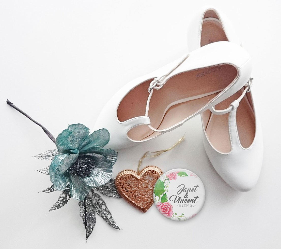 Hochzeitbutton #38 zur Heirat mit Brautschuhen