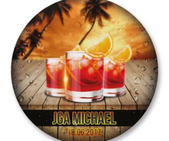 großer Anstecker mit Cocktail zum Junggesellenabschied mit Name individuelisiert