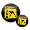 Button Achtung JGA Frau mit Peitsche Halsband Leine