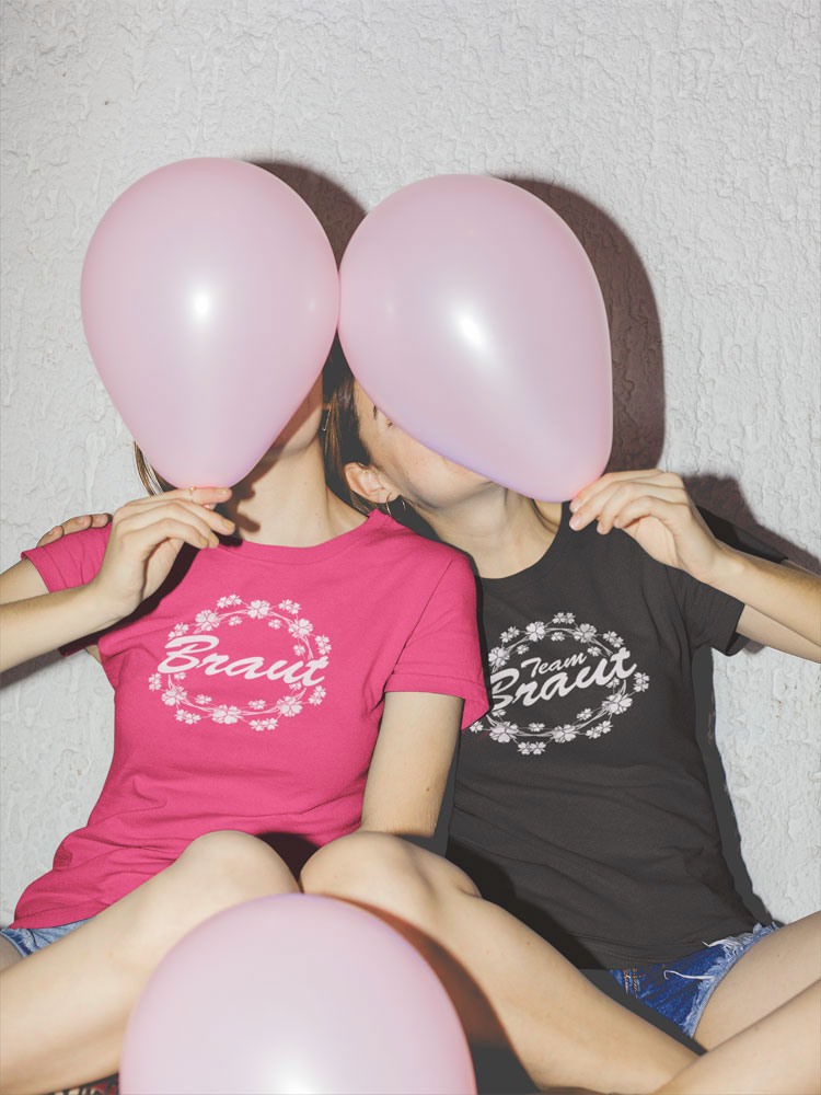 zwei Damen machen beim JGA Quatsch: T-Shirt Mod. 73 by stylebutton