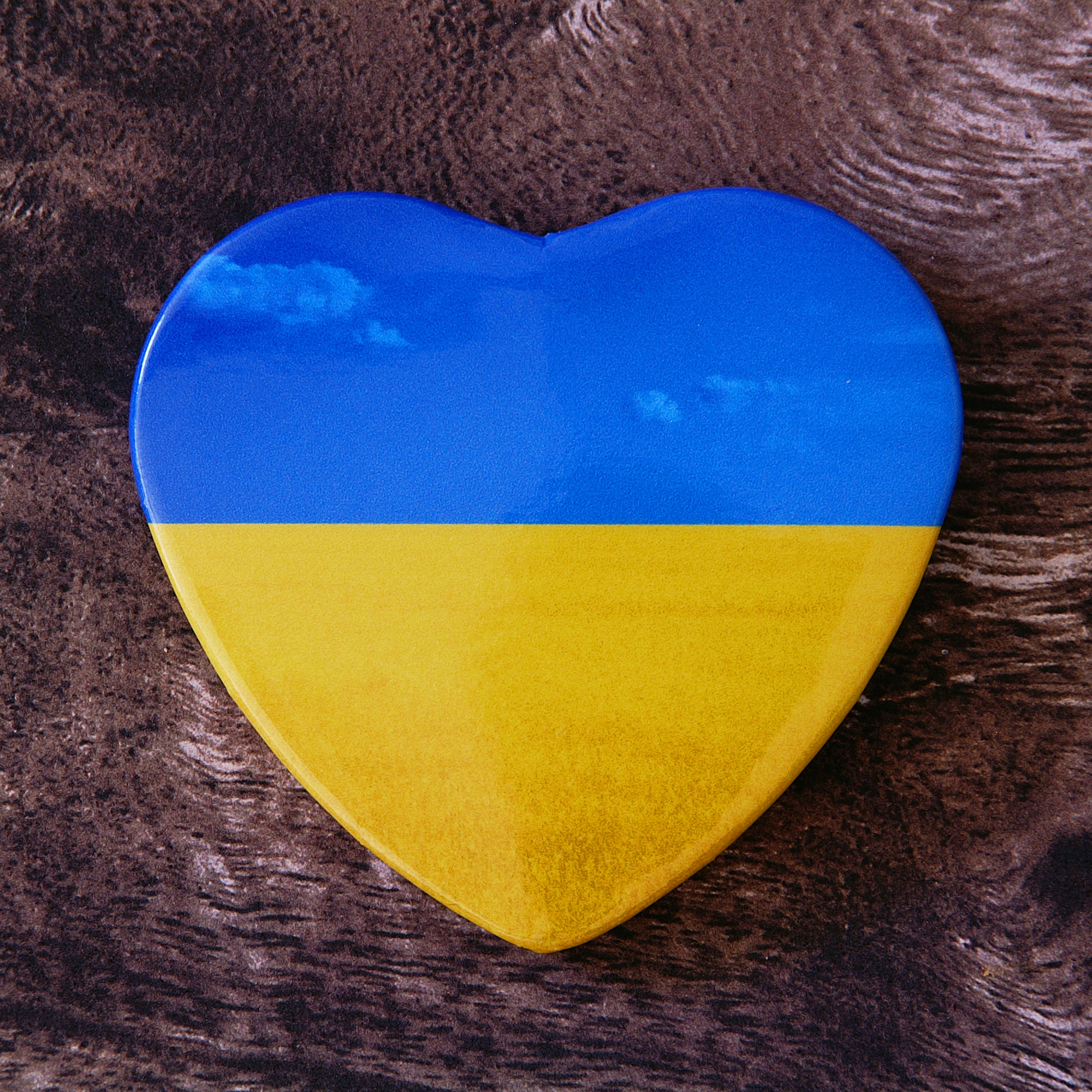 Ukraine Herz Button Wolken Kornfeld